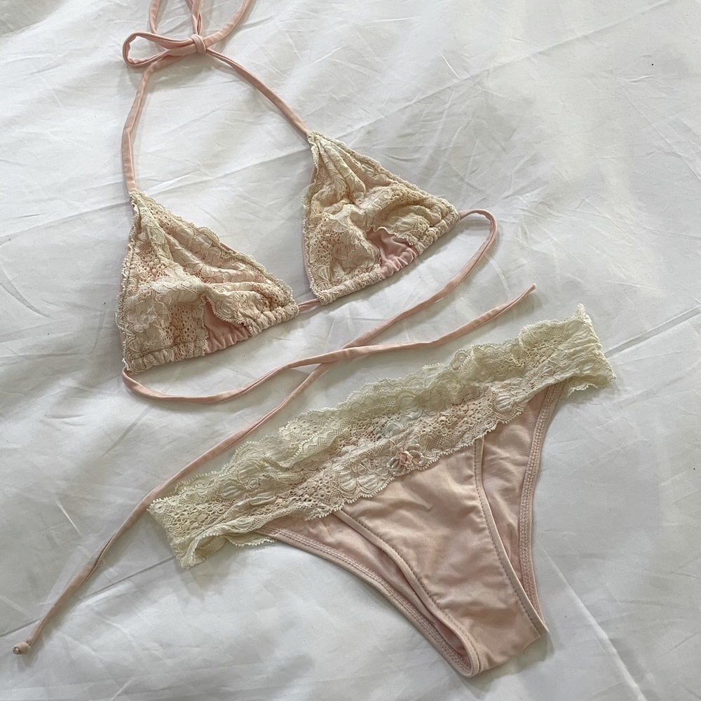 FREE w/purchase Beach Bunny Lady Lace - SMALL